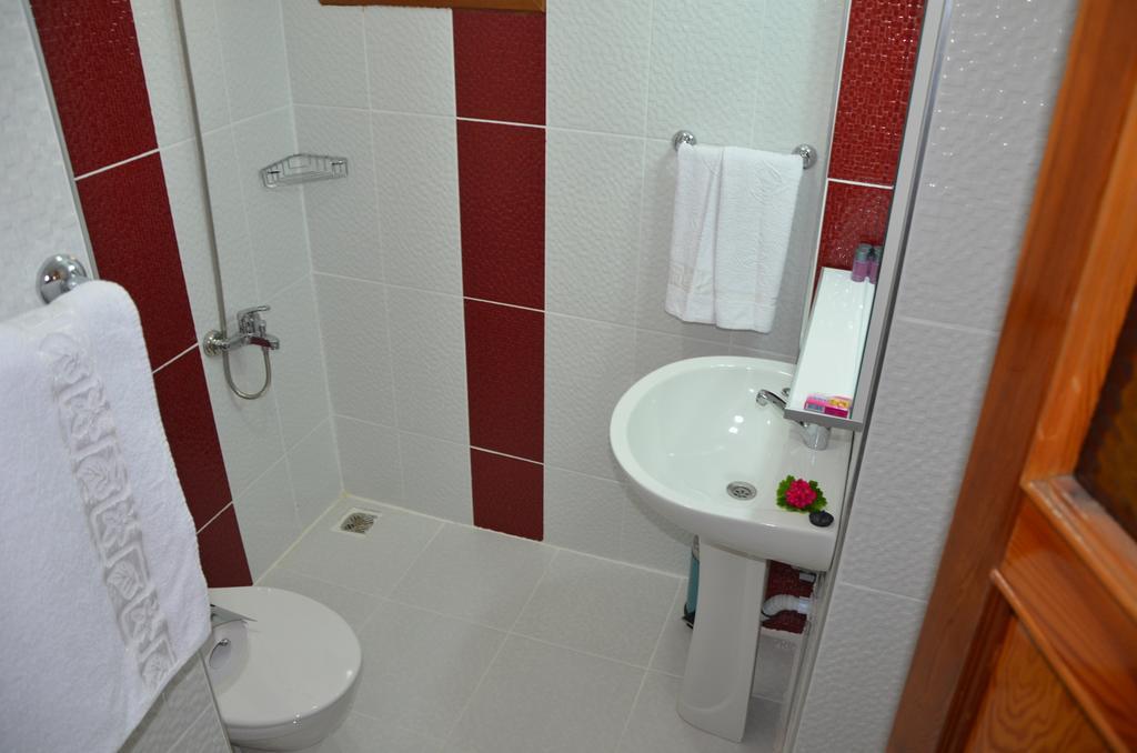 Dilek Hotel Menderes Exteriör bild