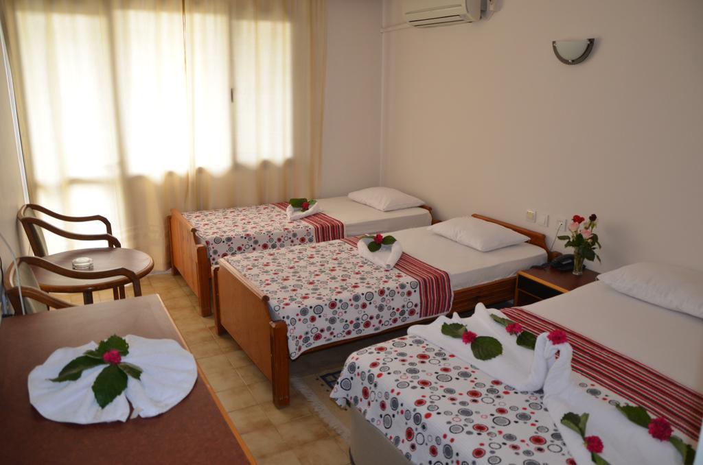 Dilek Hotel Menderes Rum bild